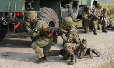 ポーランド民間防衛隊　迷彩服　人民軍 backend=imagemagick;version=1;