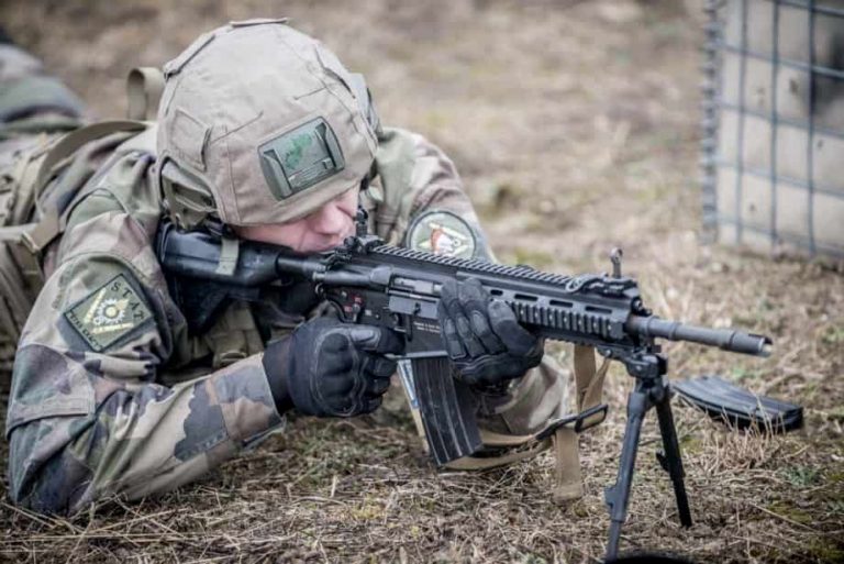 フランス陸軍はHK416F-Sのエアガンを使って訓練しています